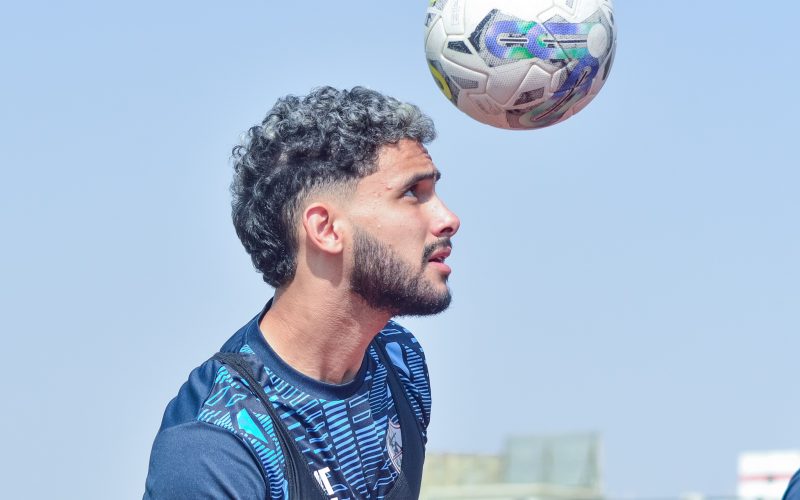 اتجاه في الزمالك لإعارة حسام أشرف ومحمد عاطف